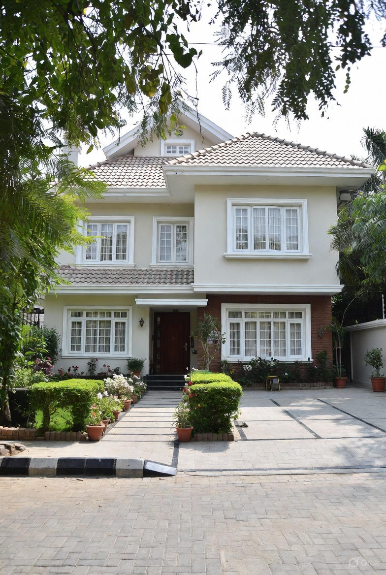 Shaping Strong Structures in a Growing City